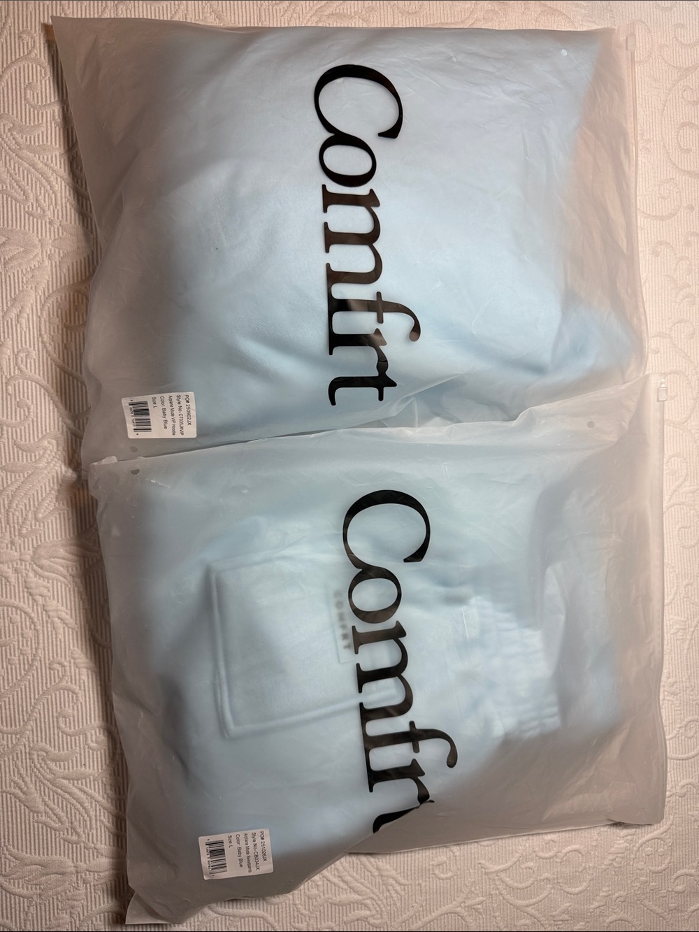 Comfrt  Airplane Mode VIP Baby Blue Loungewear Set (2-Pieces). Size Large - Picture 2 of 10
